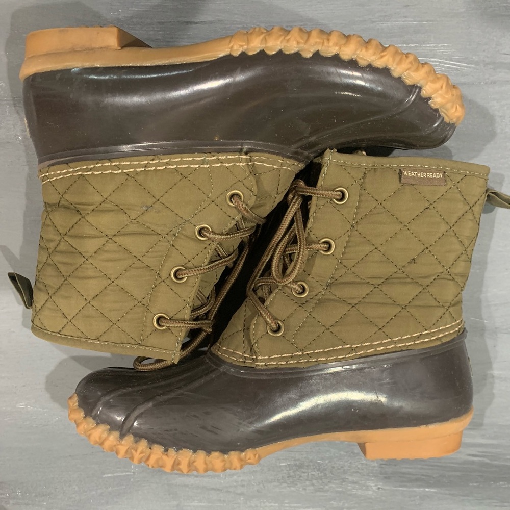 Duck boots (JBU weather ready)